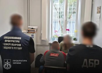 На Закарпатті екскомандир батальйону допоміг підлеглій майже два роки не з'являтися на службі – їй виплатили понад 1,5 млн грн