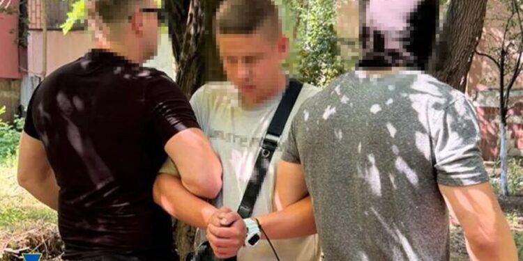 У Дніпрі затримали агента рф за допомогу окупантам активувати понад 1000 терміналів Starlink
