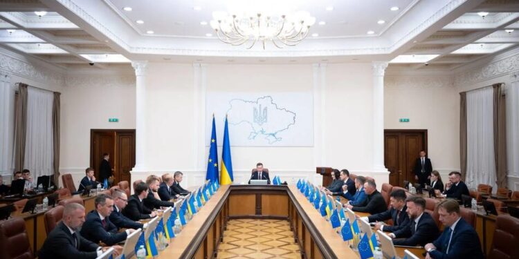 Кабмін сьогодні може призначити виконувачів обов’язків міністрів оборони та закордонних справ