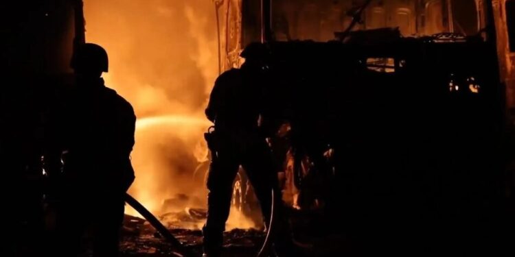 росія атакувала Харків дронами, серед двох постраждалих – 16-річна дівчина