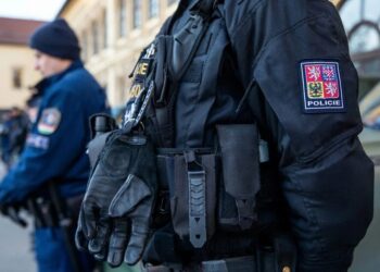 Головний вокзал Праги евакуювали через анонімне повідомлення про бомбу