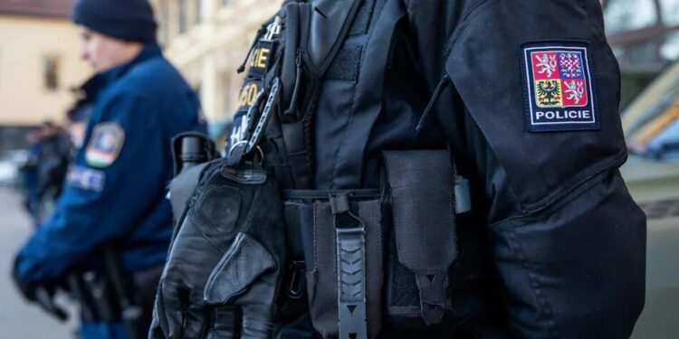 Головний вокзал Праги евакуювали через анонімне повідомлення про бомбу