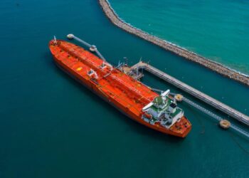 росія почала купувати бензин в Індії для вирішення проблеми дефіциту – Reuters
