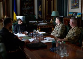 Зеленський продовжив зустрічі з військовими – говорив з Білецьким, Горбатюком та Драпатим