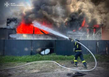 На Чернігівщині ліквідували пожежі після атаки російських безпілотників – ДСНС
