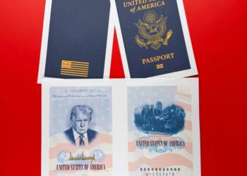У США з серпня почнуть видавати пам'ятні паспорти із зображенням Трампа