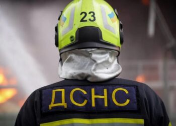 Атака рф на Київщину 11 липня – рятувальники загасили пожежу на одному з об’єктів інфраструктури