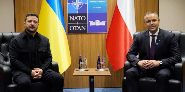 "Загроза у нас одна і спільна – росія": Зеленський провів "важливу і потрібну розмову" із президентом Польщі