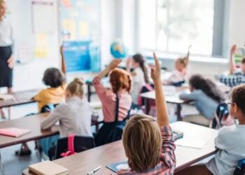 У Києві оштрафували вчительку ліцею за показ мультфільму російською мовою – мовна омбудсманка