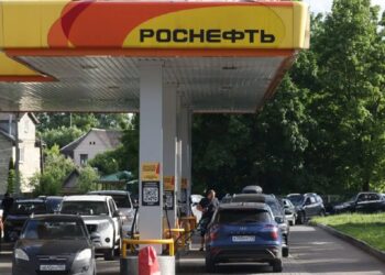 Паливний шок: ціни на бензин у росії зросли на 20% за рік – СЗР