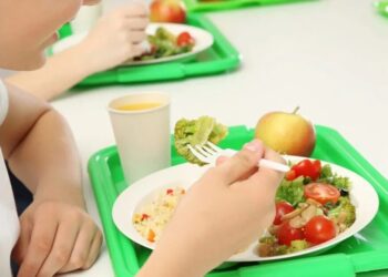 Уряд розподілив додаткові 7,4 млрд грн для безоплатного харчування школярів