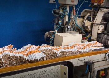 На Харківщині та Львівщині викрили підпільні тютюнові фабрики, які виготовляли до 130 тисяч пачок сигарет щодня