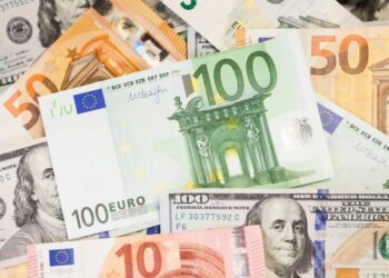 Курс валют на 1 липня: долар і євро подешевшали