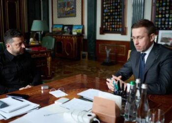 Зеленський обговорив із Корецьким процедури призначення Хмари в.о. міністра оборони