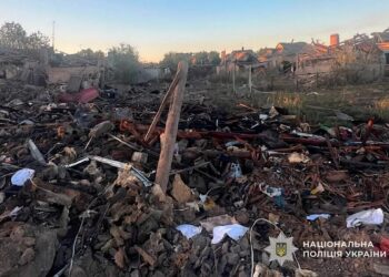 Уже 9 постраждалих від атаки рф під Кривим Рогом, є зниклі безвісти