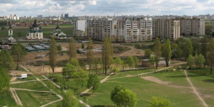 У Вишневому після російської атаки оголосили підвищену небезпеку через загрозу повторної детонації