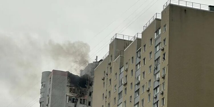 Ворожий дрон влучив у багатоповерхівку у Деснянському районі столиці – мер