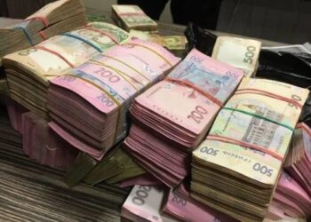 У Києві шахраї під виглядом СБУ виманили у 81-річної пенсіонерки майже 1 млн гривень