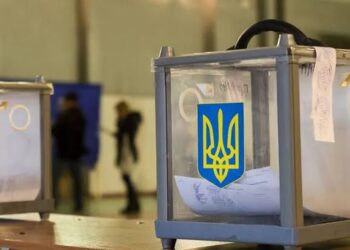 В Україні заговорили про вибори – експерт пояснив, що може стояти за чутками про зустріч Зеленського і Залужного