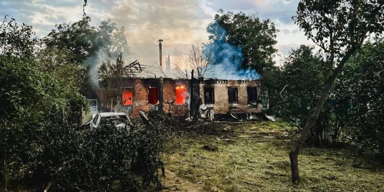 росія атакувала дроном Лозову – постраждали шестеро з однієї родини, серед них троє дітей