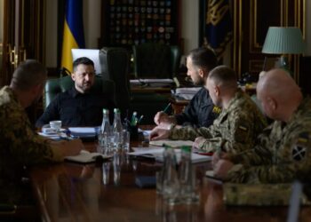 Зеленський обговорив протидію балістичним ударам рф та стан фронту: дав завдання і анонсував зміни від Генштабу