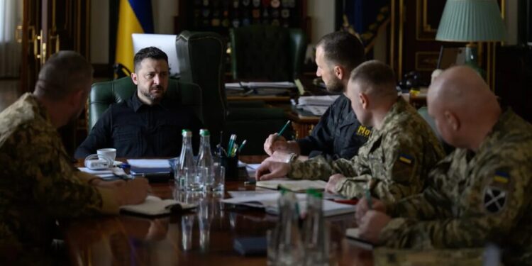 Зеленський обговорив протидію балістичним ударам рф та стан фронту: дав завдання і анонсував зміни від Генштабу
