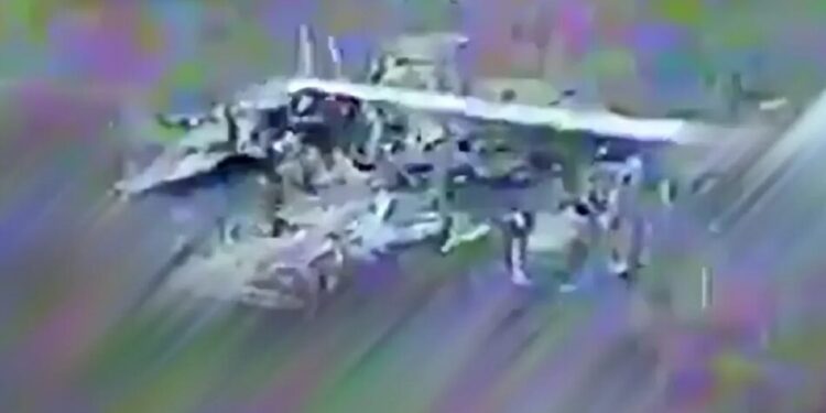 ЗСУ оприлюднили відео палаючих уламків збитого російського Су-35