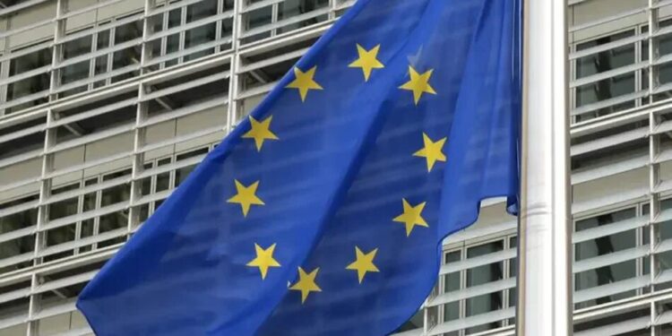 ЄС запровадив санкції проти 15 осіб та організації за порушення прав українських полонених