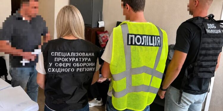 Змінив дані про 10 людей в реєстрі "Оберіг" – ексначальнику Харківського РТЦК повідомили про підозру