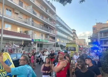 На Майорці спалахнула масштабна пожежа у багатоквартирному будинку, людей евакуювали