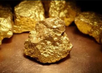 Золото наблизилося до тримісячного максимуму на тлі побоювань щодо долара