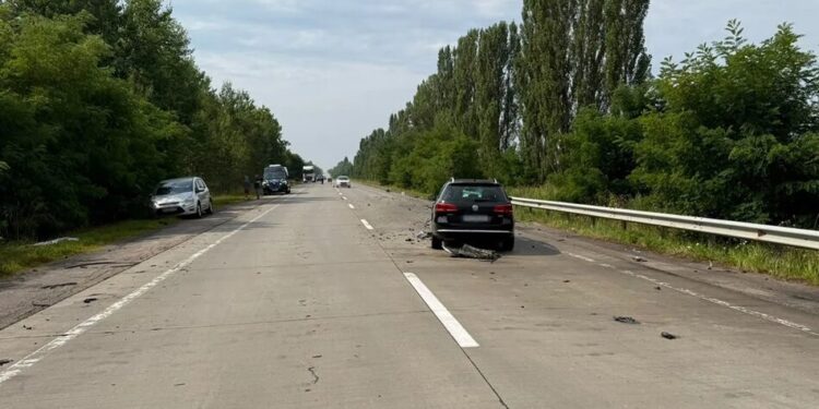 На Житомирщині у ДТП за участю трьох авто травмувалися семеро людей, серед них двоє дітей