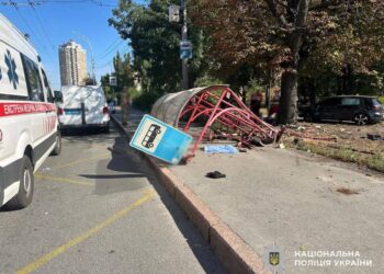 Водію Volkswagen повідомили про підозру за ДТП на зупинці в Києві
