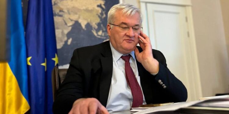 Сибіга обговорив із головою МАГАТЕ ядерні ризики на ЗАЕС та ситуацію в Україні