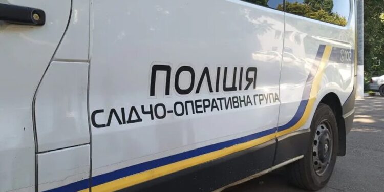Приїхала з бабусею на відпочинок і вистрибнула з балкона: в Одесі знайшли тіло 12-річної дівчинки