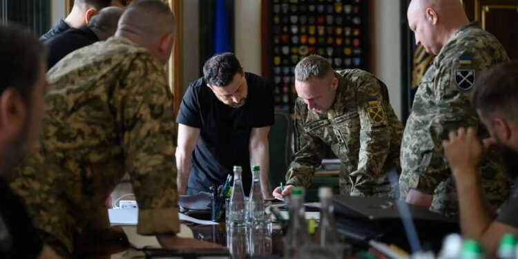 Найбільше уваги на фронті Костянтинівці і Слов'янську, визначено план активних заходів – Зеленський
