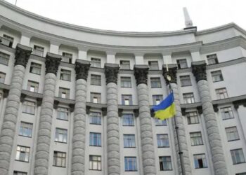 Кабмін подовжив строк легального проживання іноземців і апатридів-захисників України