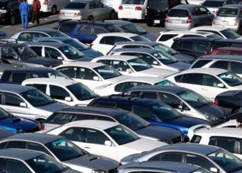 Імпорт легкових авто в Україну скоротився на 17%