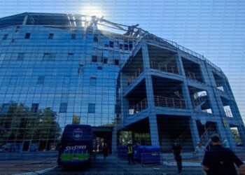 Пошкоджено дах та трибуни – в ОВА підтвердили удар рф по стадіону "Чорноморець" в Одесі, є постраждалий