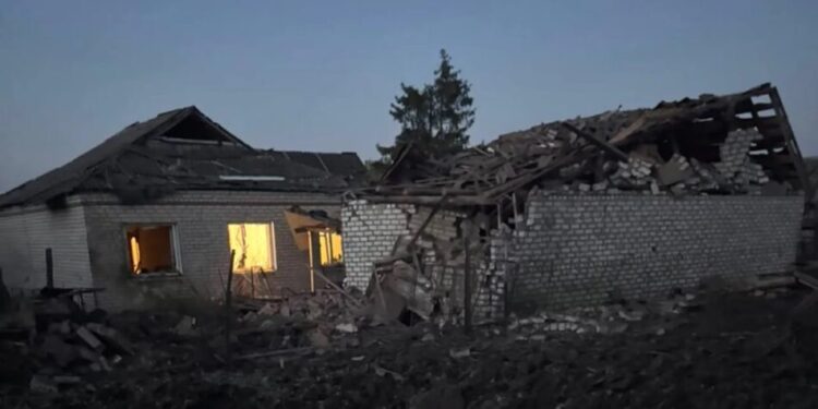 російська армія вдарила по Ізюму з "Торнадо-С", постраждали п’ятеро людей, в тому числі дитина