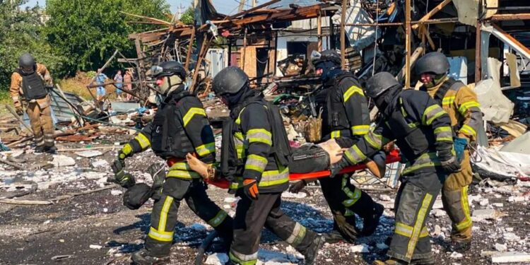 "Обов'язково відповімо" – Зеленський відреагував на ракетну атаку рф на людне перехрестя у Печенігах і показав наслідки
