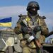 Зупинка закупівель озброєння для фронту: процес розблоковано, але ризики залишаються