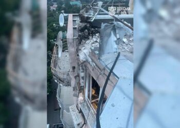 Одещина понад 7 годин була під атакою рф: пошкоджено висотку та інфраструктуру