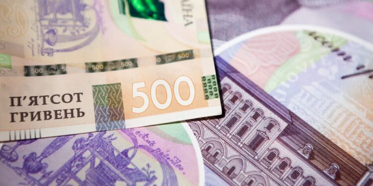 Середня зарплата в держорганах за рік зросла на 7 тисяч – Мінфін