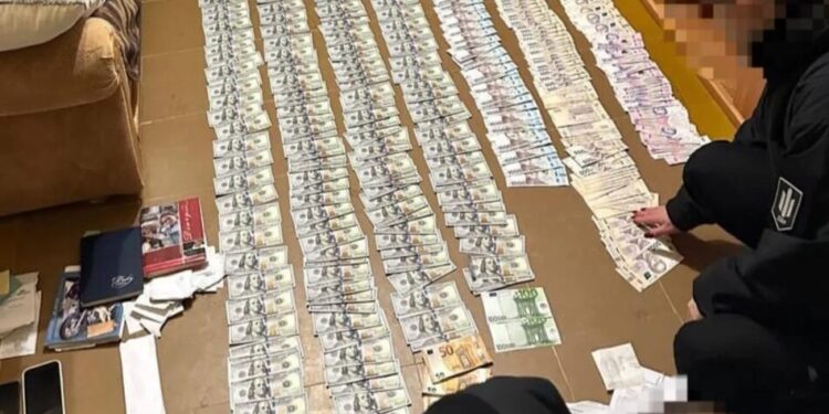 Отримав 10 000 доларів за підміну продуктів і придбав активи на 26,2 млн грн – офіцер ДШВ постане перед судом