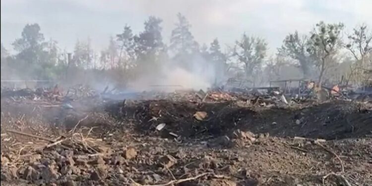 У селі на Дніпропетровщині пролунав вибух: влада заявила про "воєнний злочин" та евакуацію людей