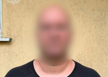 У Києві чоловіка підозрюють у розбещенні 3-річної доньки та створенні дитячої порнографії