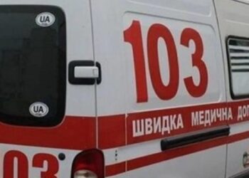 російський дрон атакував лікарню в Херсоні, четверо медпрацівниць поранені