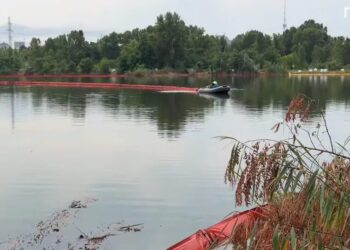 У Києві озеро Кирилівське знову забруднено після ворожего удару