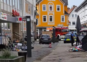 Mercedes на швидкості в'їхав у пішохідну зону в Німеччині: 8 постраждалих